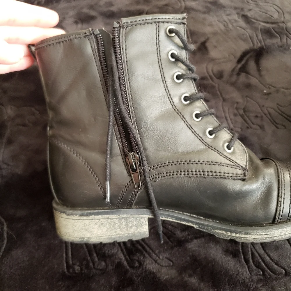 Madden Girl charcoal combat
